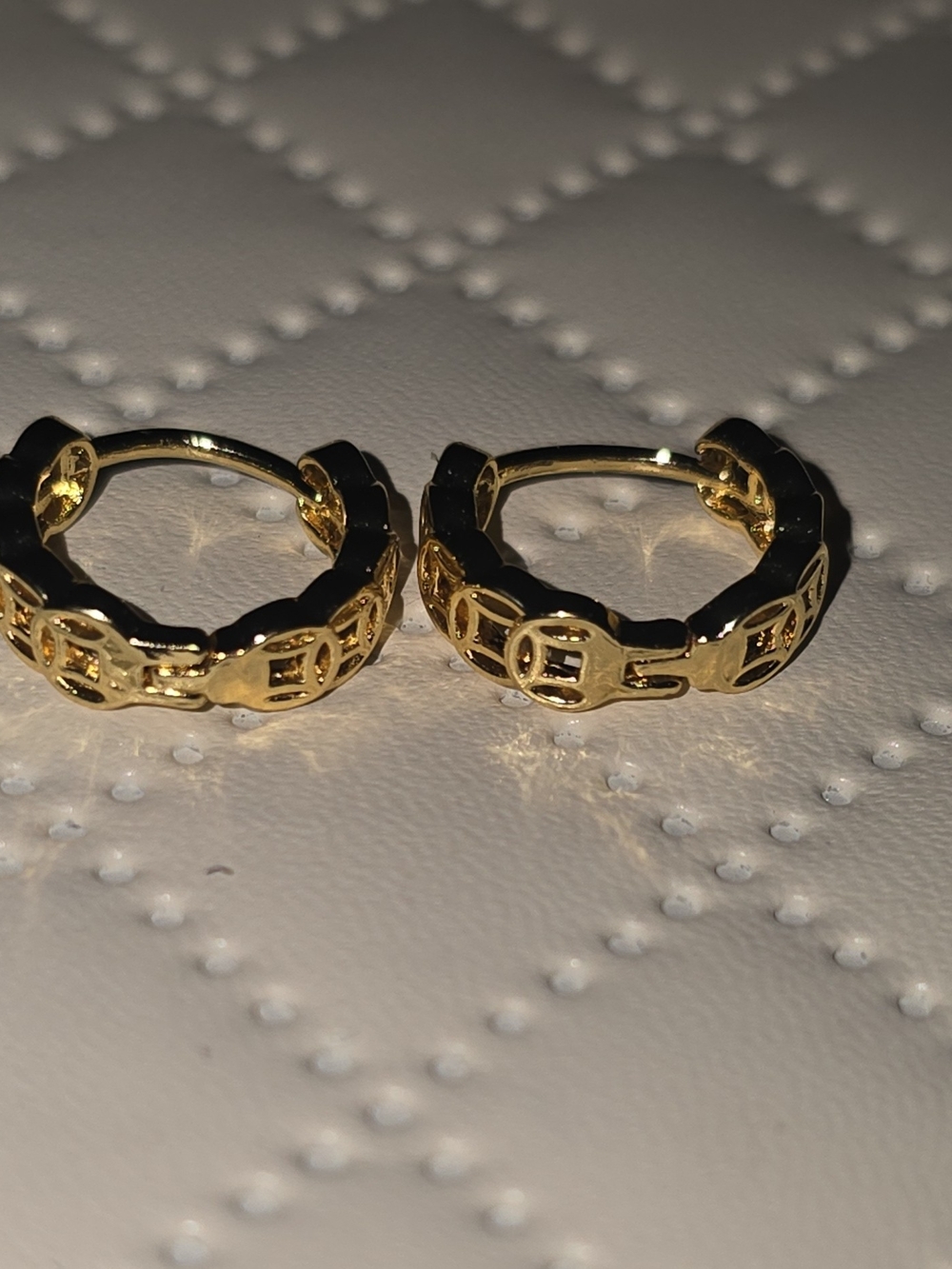NWOT 18K Gold Plated Stainless Steel Chinese Coin Huggie Hoop Earrings - Picture 2 of 10